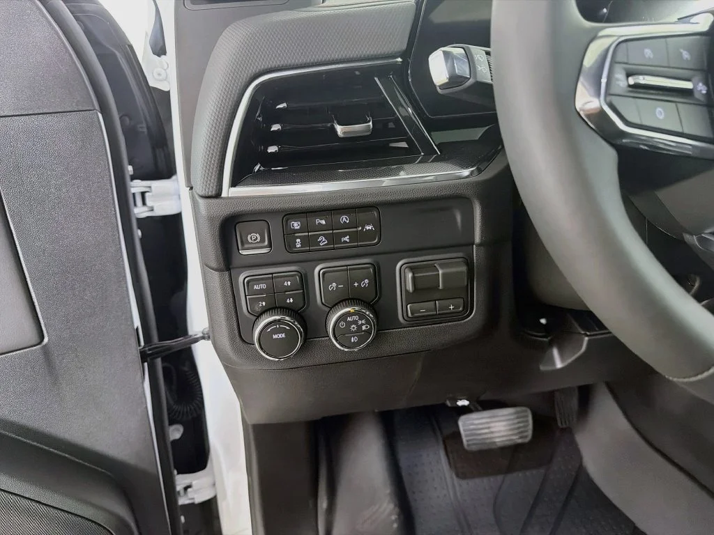 2026 Chevrolet Suburban RST - Photo 11