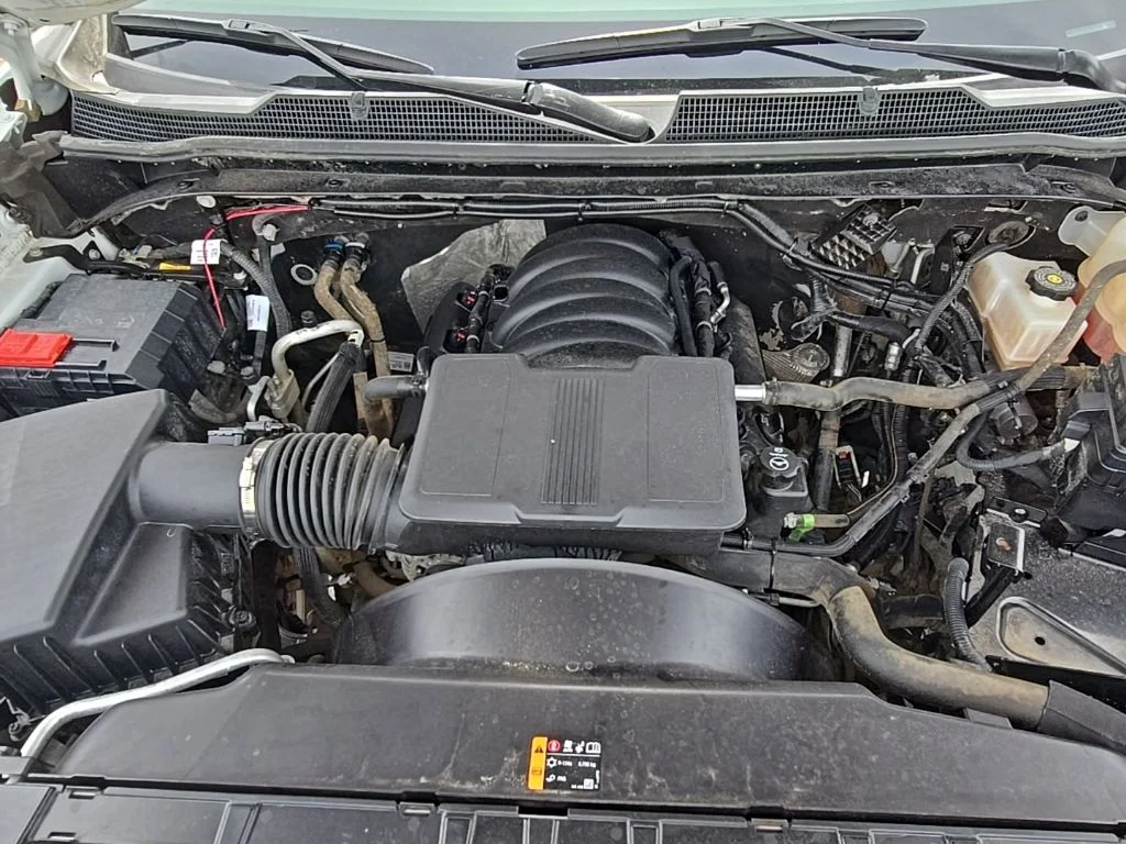 Used 2024 Summit White Chevrolet LT image 23