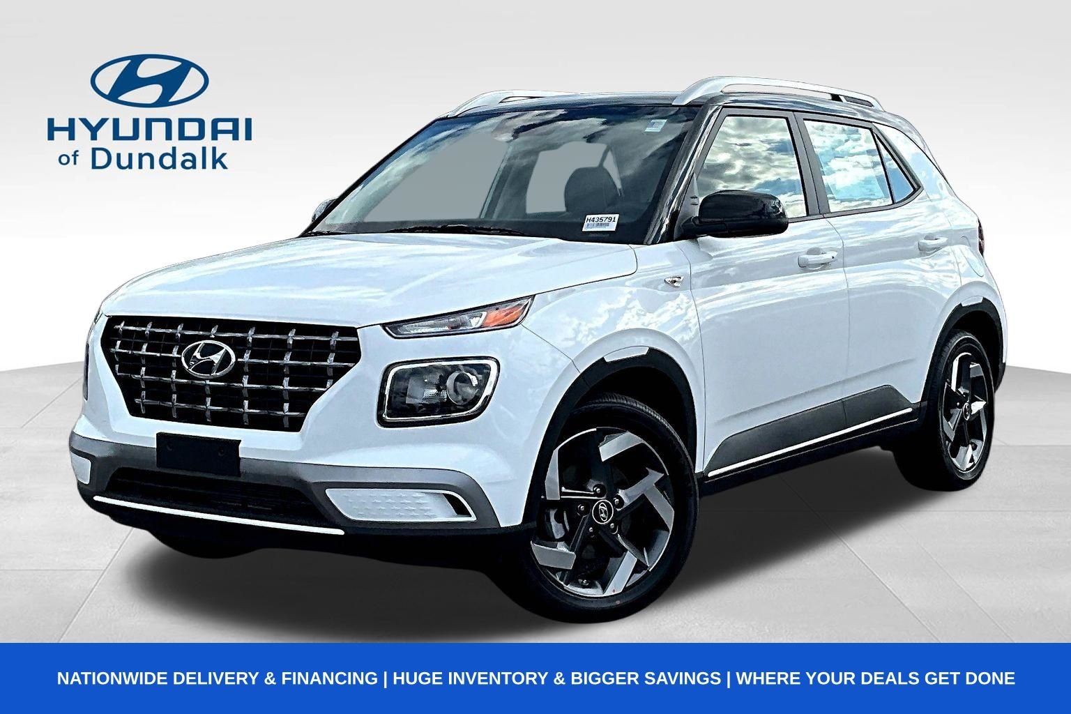 2026 Hyundai Venue SEL w/ 2-Tone Roof IVT's photo
