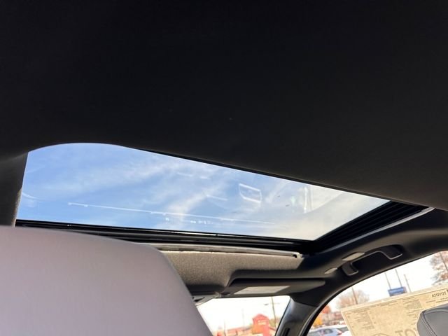 2025 Toyota Tacoma Limited - Photo 8