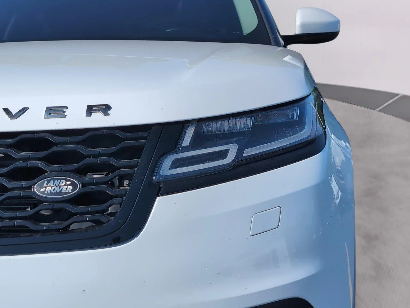 Used 2020 Fuji White Land Rover S image 34
