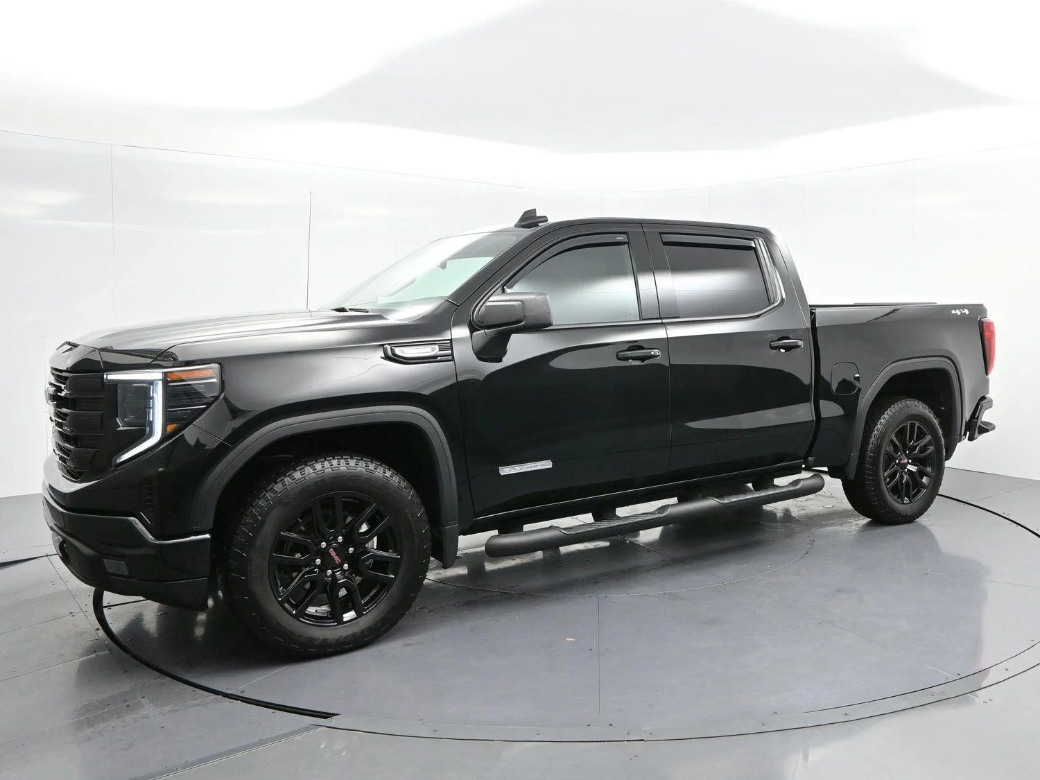 Used 2025 Onyx Black GMC Elevation image 3