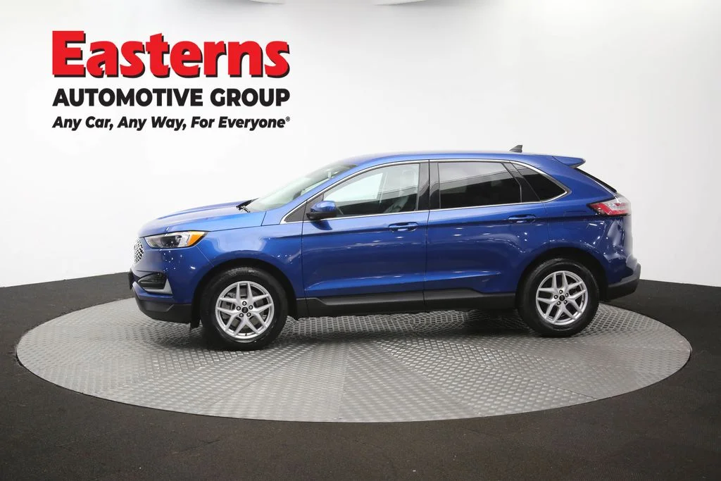 Used 2023 Blue Ford SEL image 61