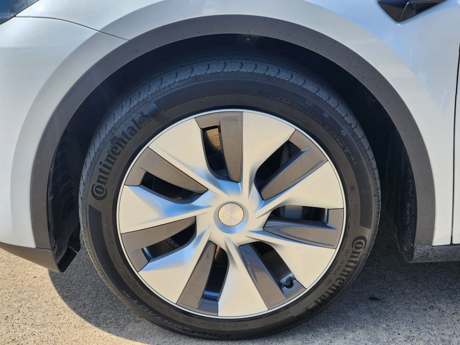 Used 2023 White Tesla Long Range image 9