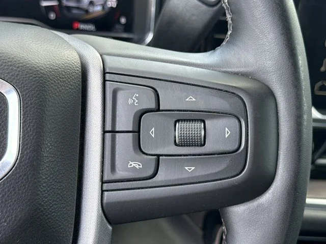 Used 2025 Silver GMC SLT image 29