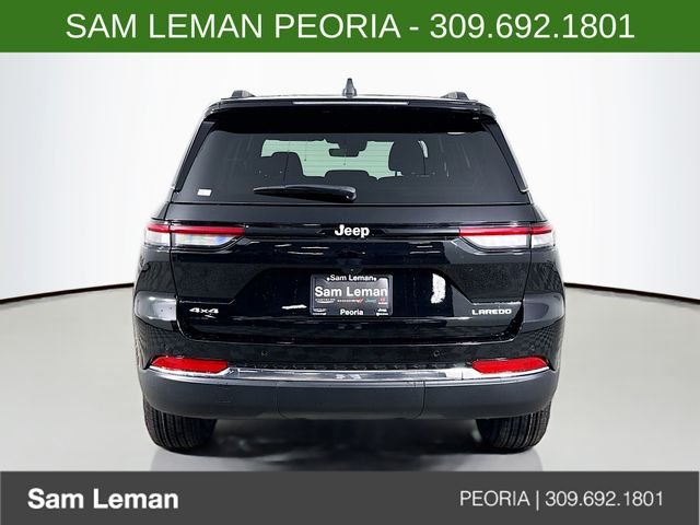New 2026 Diamond Black Crystal Pearlcoat Jeep Laredo X image 6