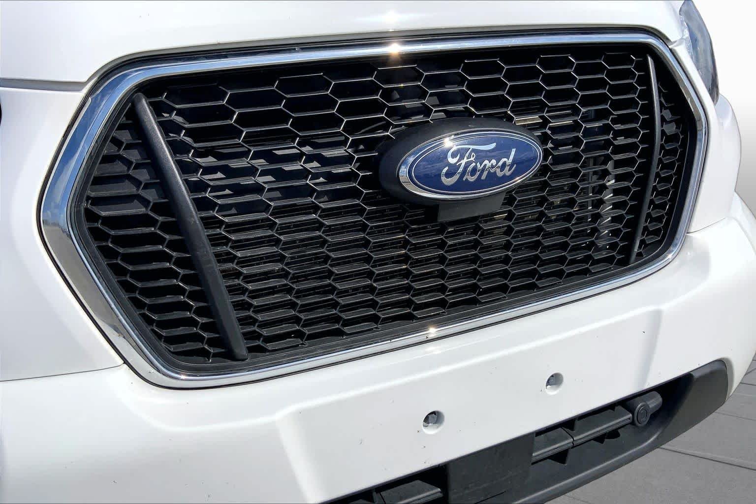 Used 2025 Oxford White Ford XLT image 27