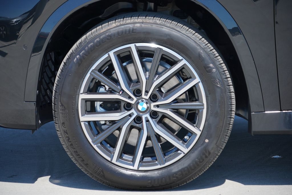 New 2027 Black Sapphire Metallic BMW xDrive28i image 5