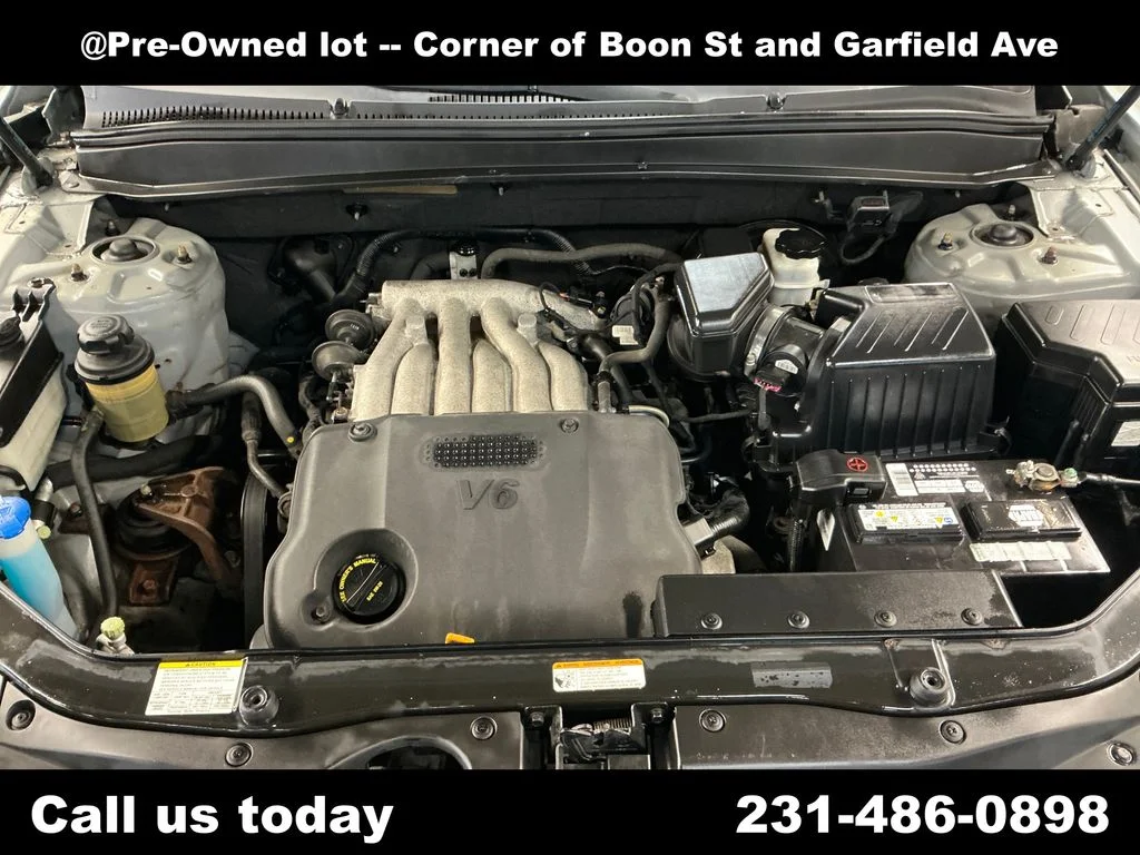 Used 2009 Silver Hyundai GLS image 10
