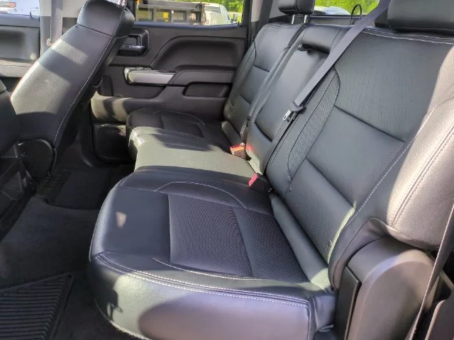 Used 2018 CAJUN RED TINTCOAT Chevrolet LT image 22