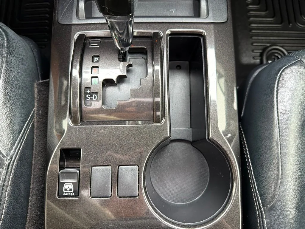 Used 2021 White Toyota Nightshade image 39