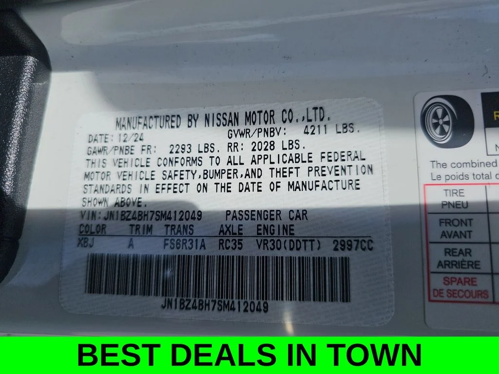 Used 2025 White Nissan Performance image 41