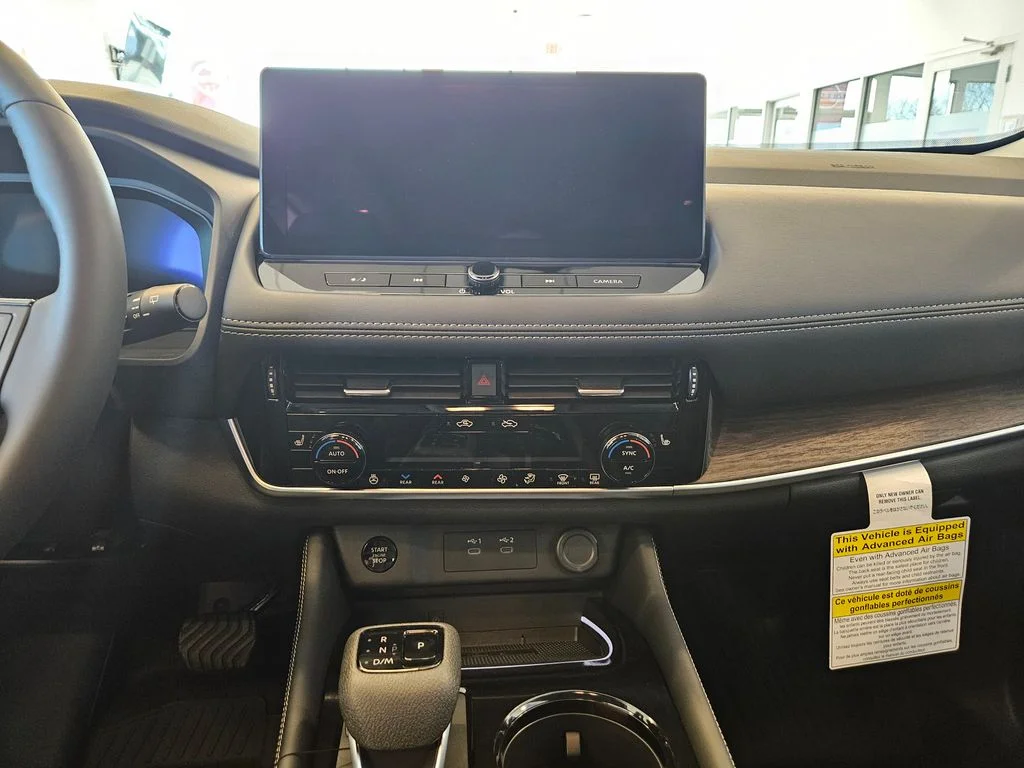 New 2026 Super Black Nissan Platinum image 18