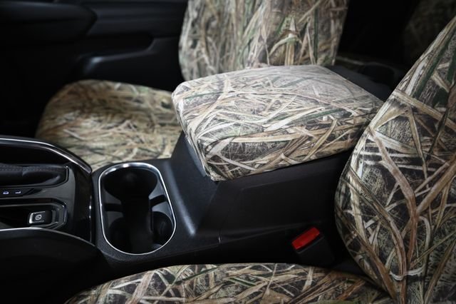 Used 2024 White GMC Elevation image 23