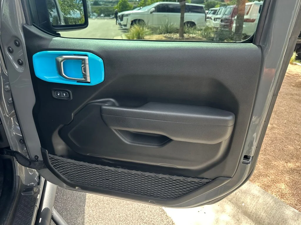 Used 2023 Gray Jeep Sport S image 36