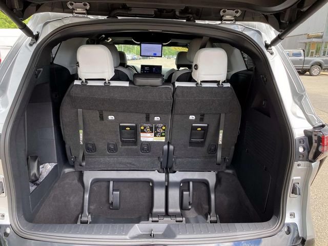 Used 2025 Silver Toyota XSE image 5