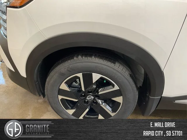 2025 Nissan Kicks SV AWD - Photo 13