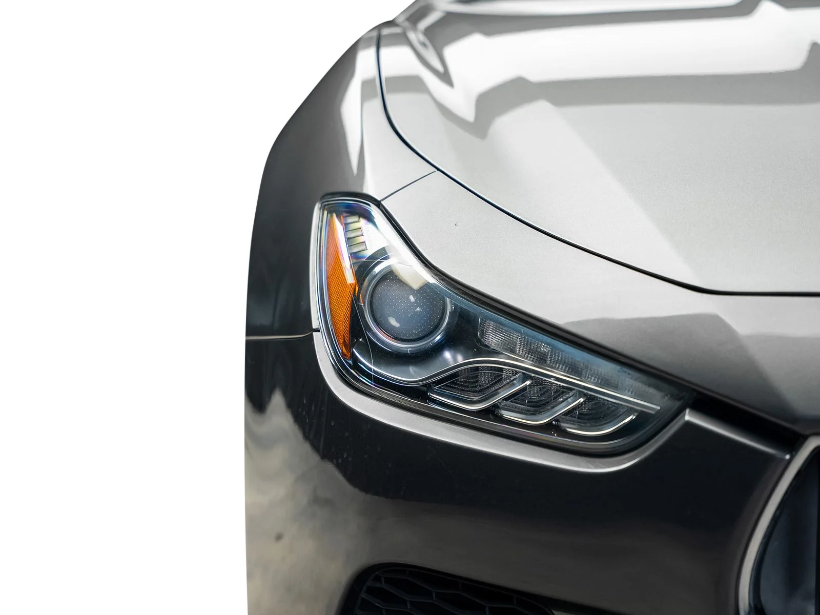 Used 2017 Gray Maserati Base image 9