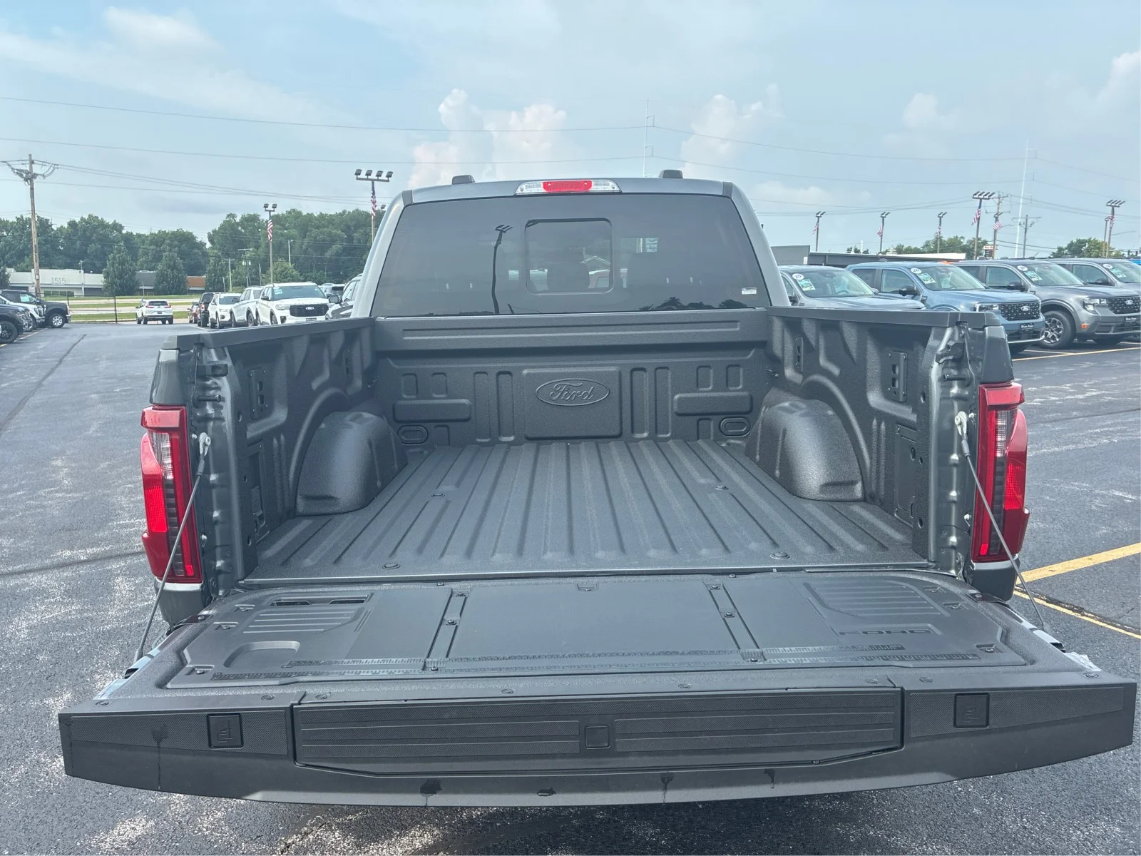 New 2026 Carbonized Gray Metallic Ford Tremor® image 11