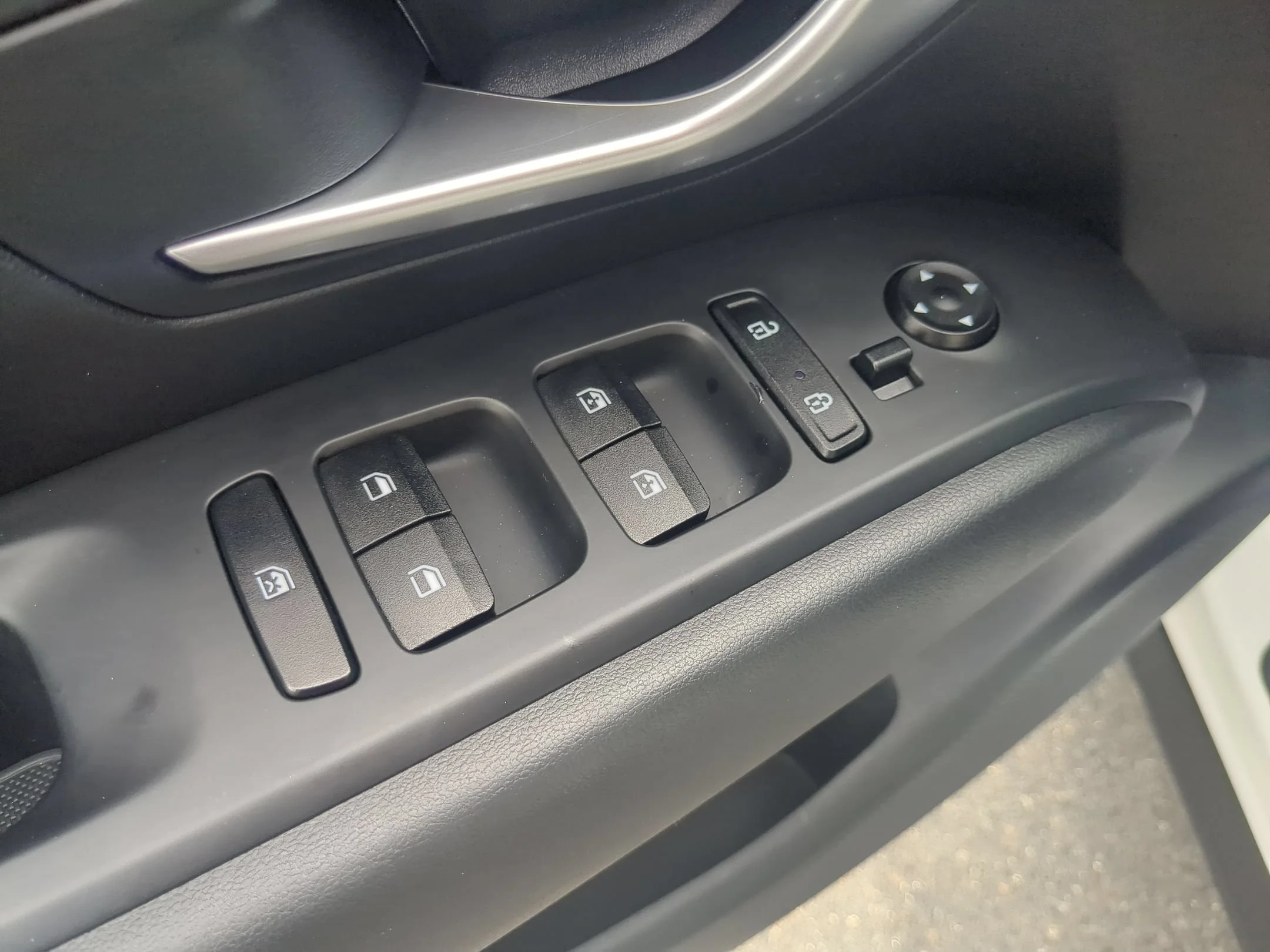 Used 2024 White Pearl Hyundai SEL image 21