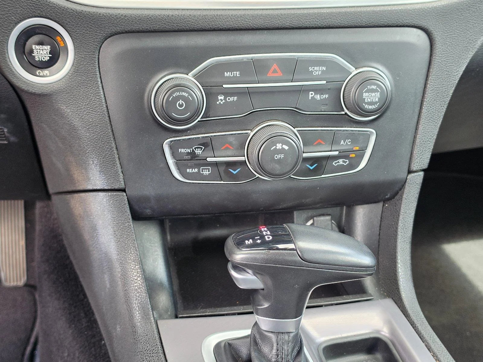 Used 2022 Torred Clearcoat Dodge SXT image 23