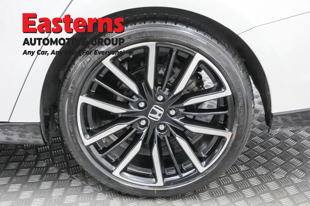 Used 2024 White Honda Touring image 31