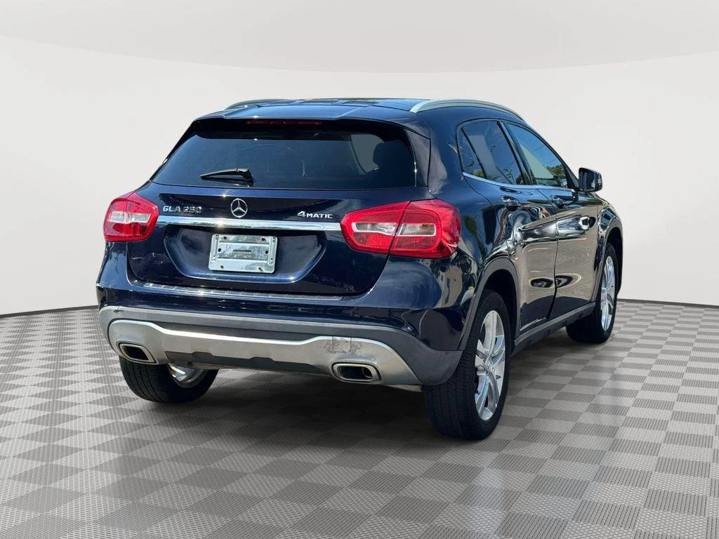 Used 2018 Cavansite Blue Metallic Mercedes-Benz 4MATIC® image 4