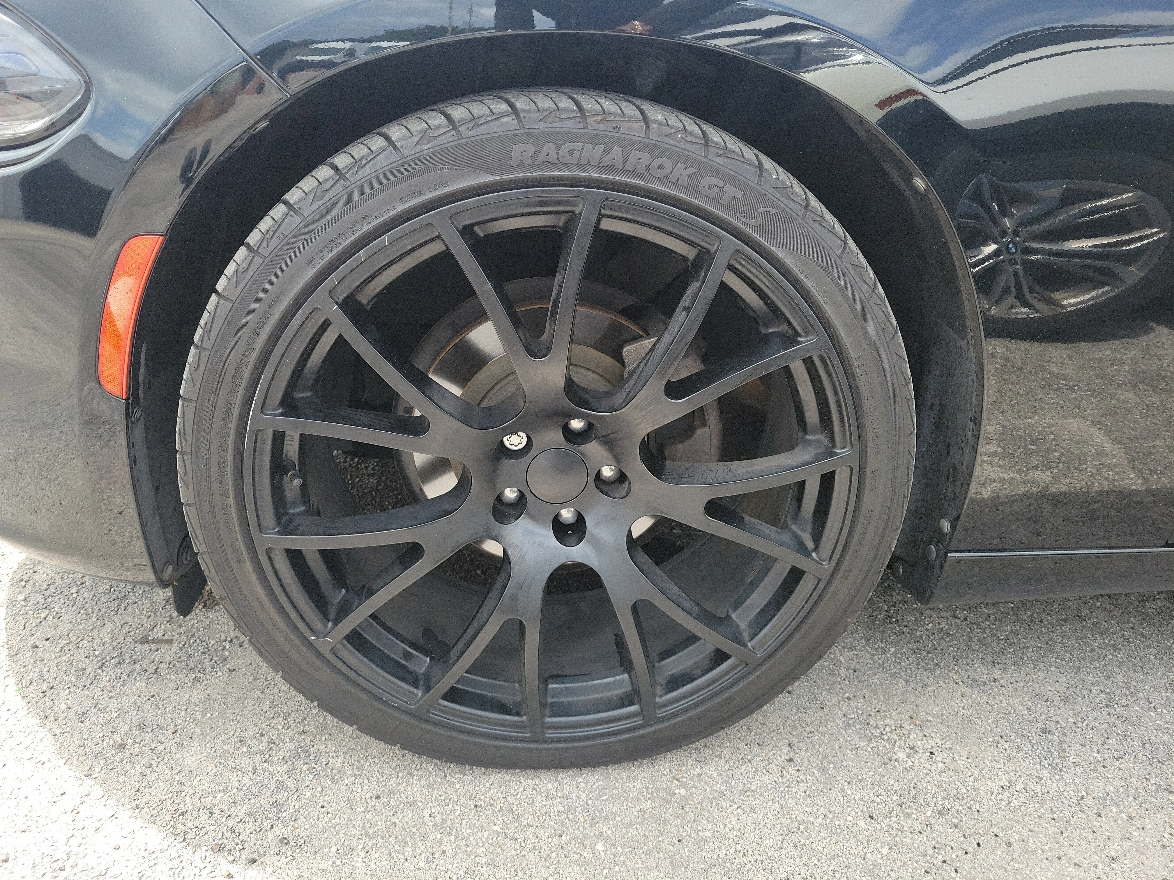 Used 2020 Pitch Black Clearcoat Dodge SXT image 8