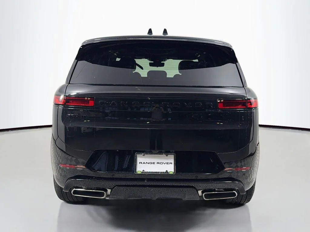 New 2026 Santorini Black Land Rover Dynamic SE image 6
