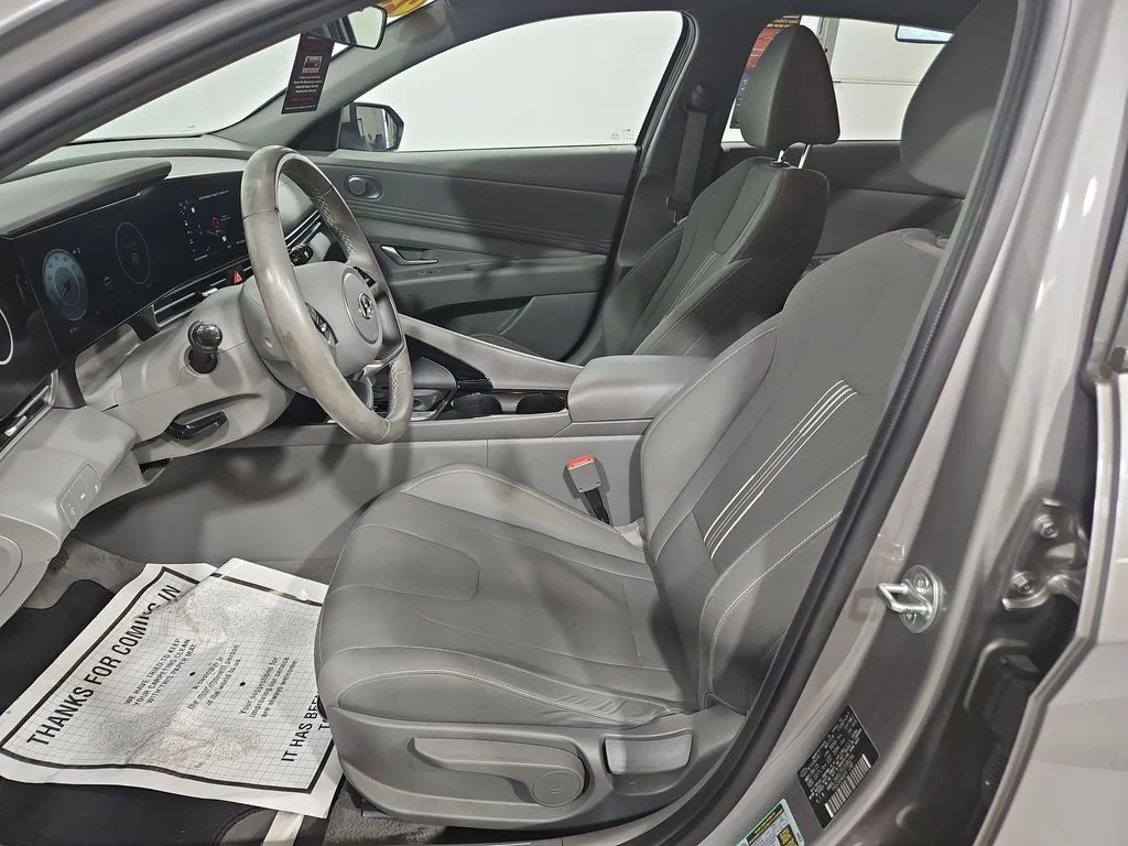 Used 2023 Silver Hyundai SEL image 11