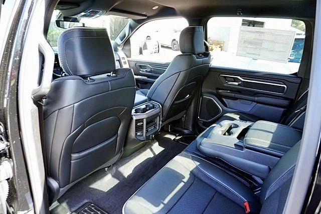 New 2026 Diamond Black Crystal Pearl-Coat Exterior Paint RAM Laramie image 23