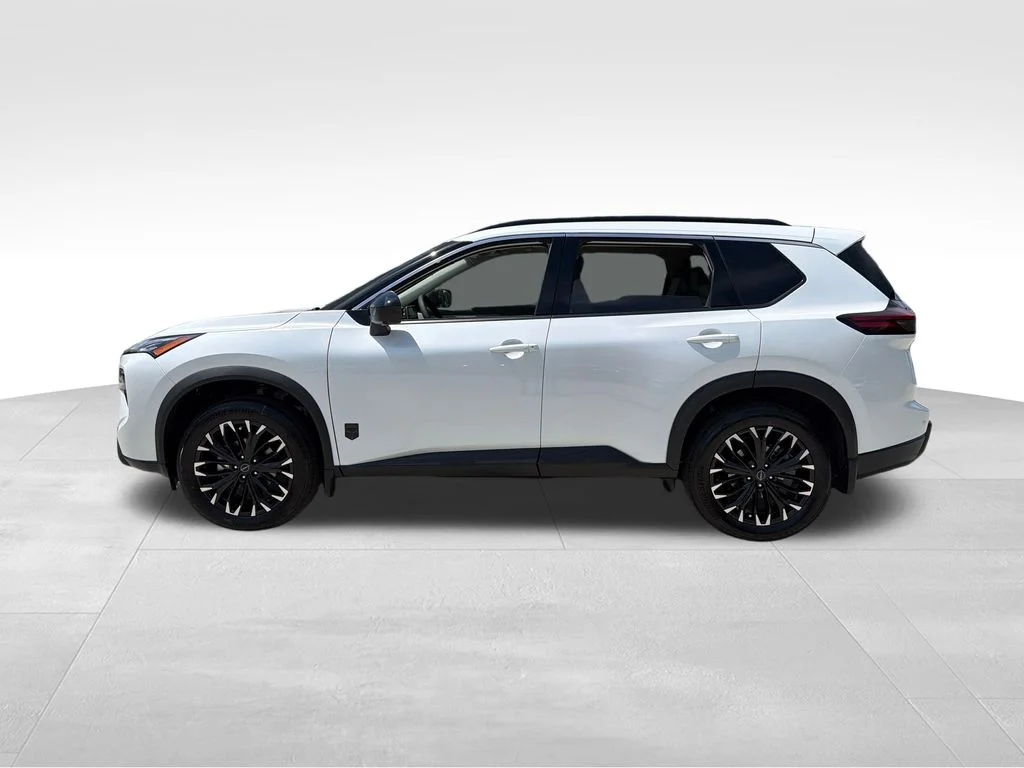 New 2026 Everest White Pearl TriCoat Nissan Dark Armor™ image 4