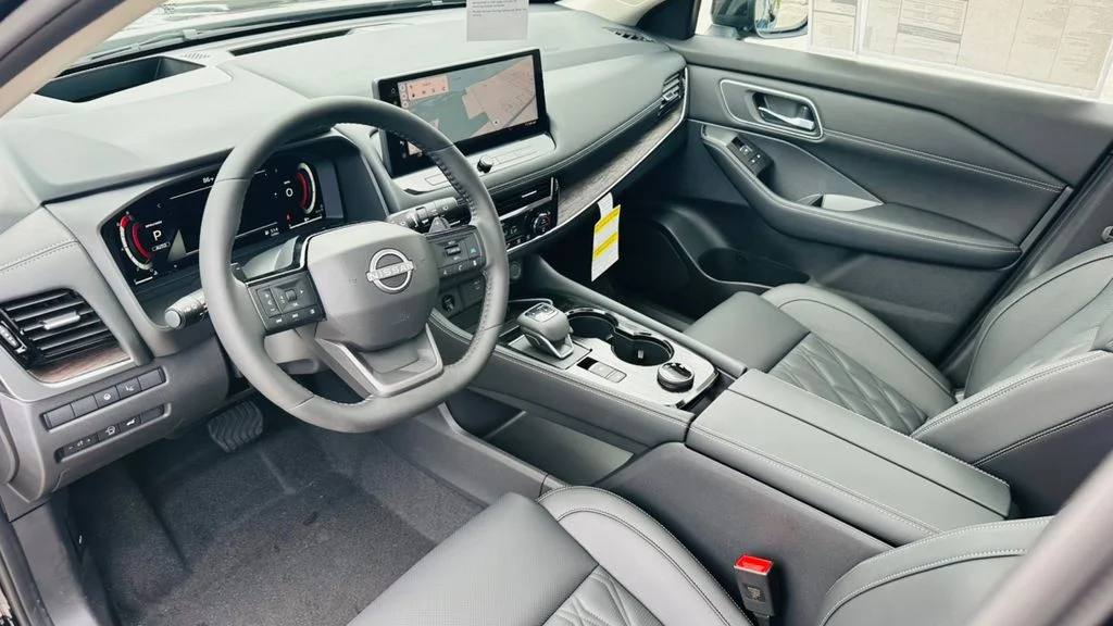2026 Nissan Rogue Platinum - Photo 13