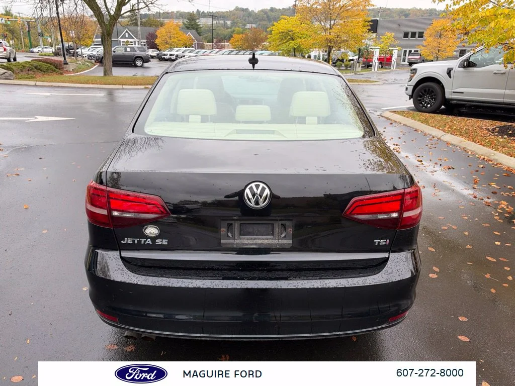Used 2017 Black Volkswagen 1.4T SE image 5