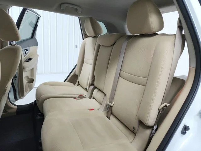 Used 2016 White Nissan SV image 32