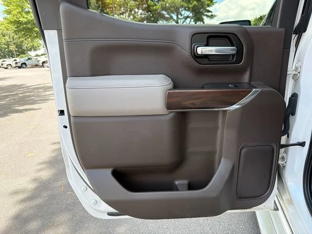 Used 2020 WHITE FROST TRICOAT GMC SLT image 21