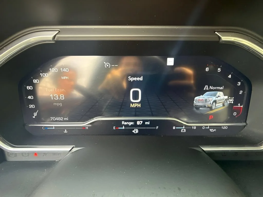 Used 2022 WHITE FROST TRICOAT GMC Denali image 21