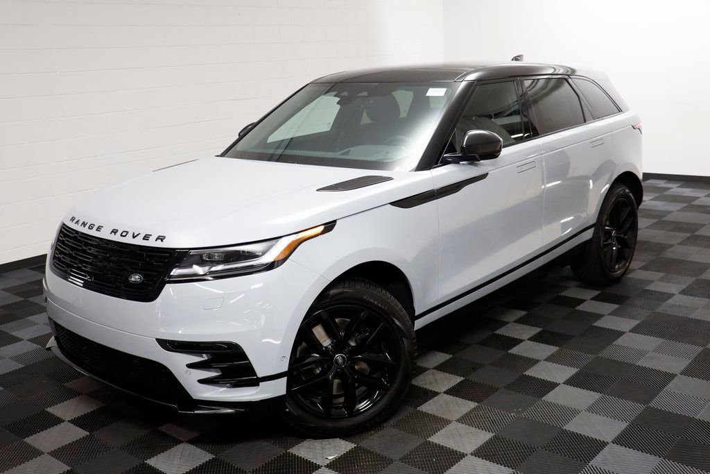New 2026 Arroios Grey LAND ROVER Dynamic SE image 2
