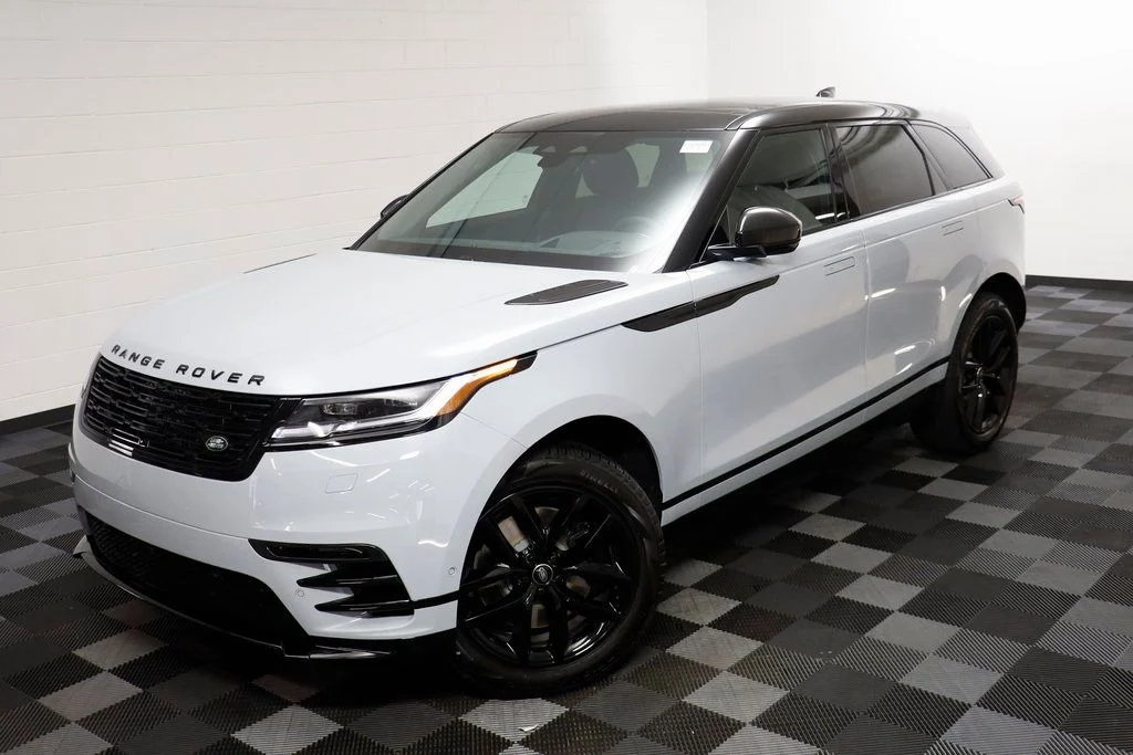 New 2026 Gray Land Rover Dynamic SE image 2