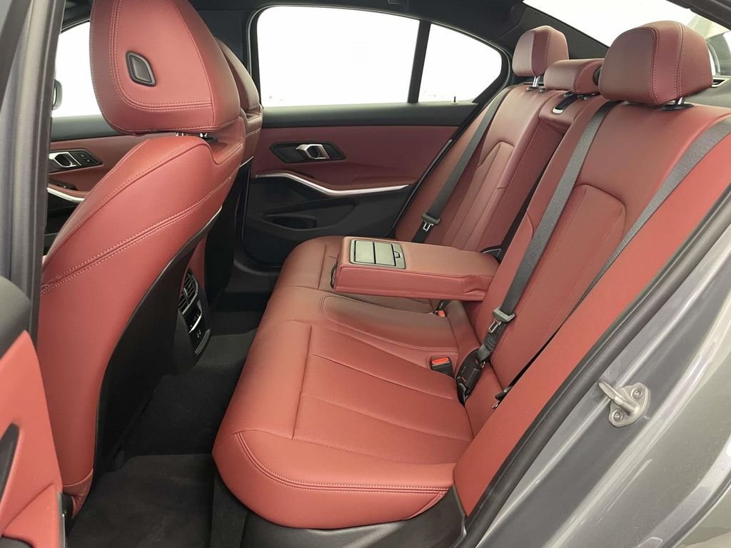 2025 BMW 3 Series 330i - Photo 16