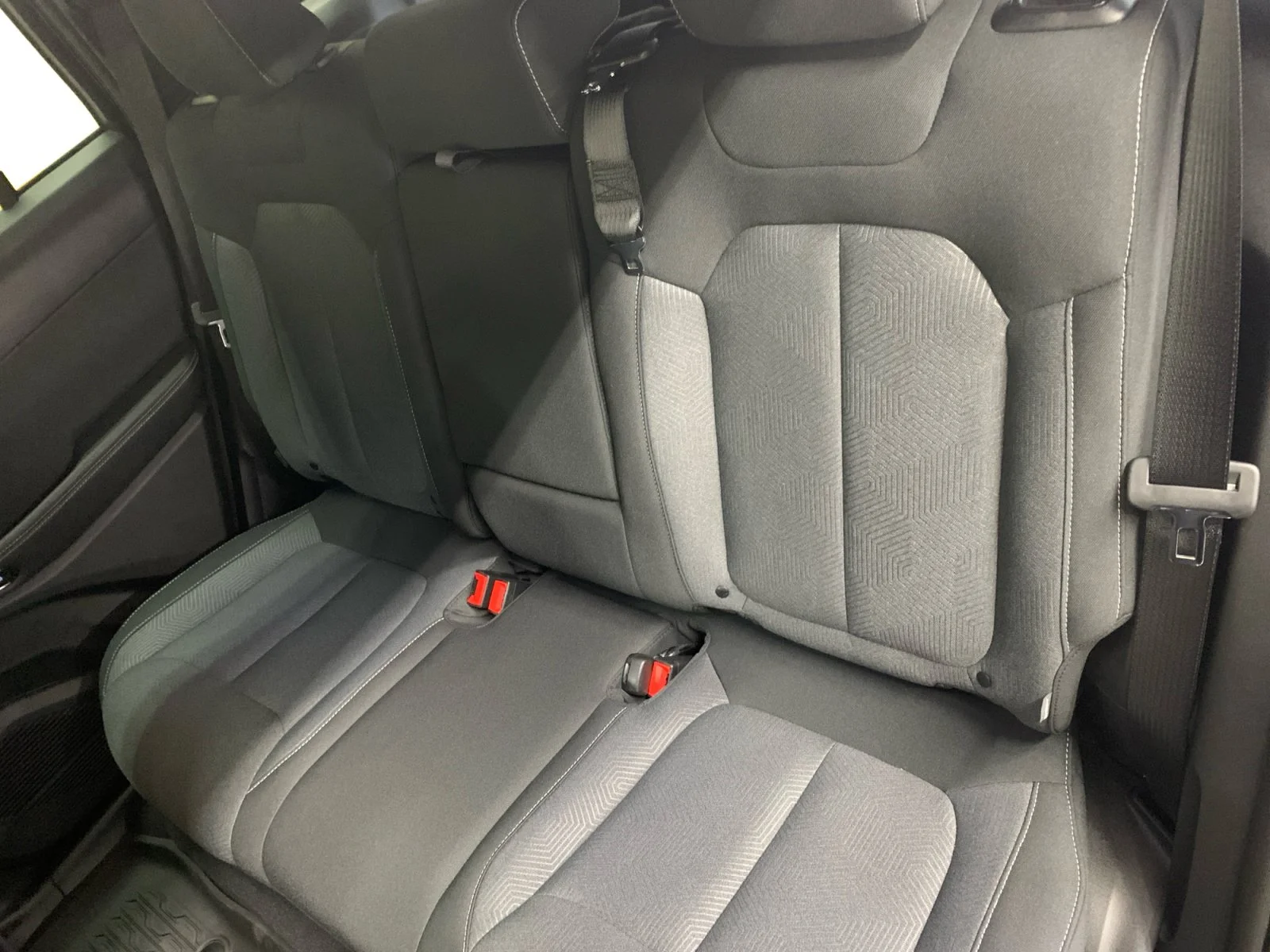 New 2026 Diamond Black Crystal Pearl Jeep Laredo image 16
