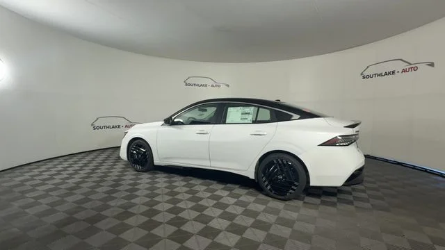New 2027 Aspen White TriCoat / Super Black Two-tone Nissan SR image 6