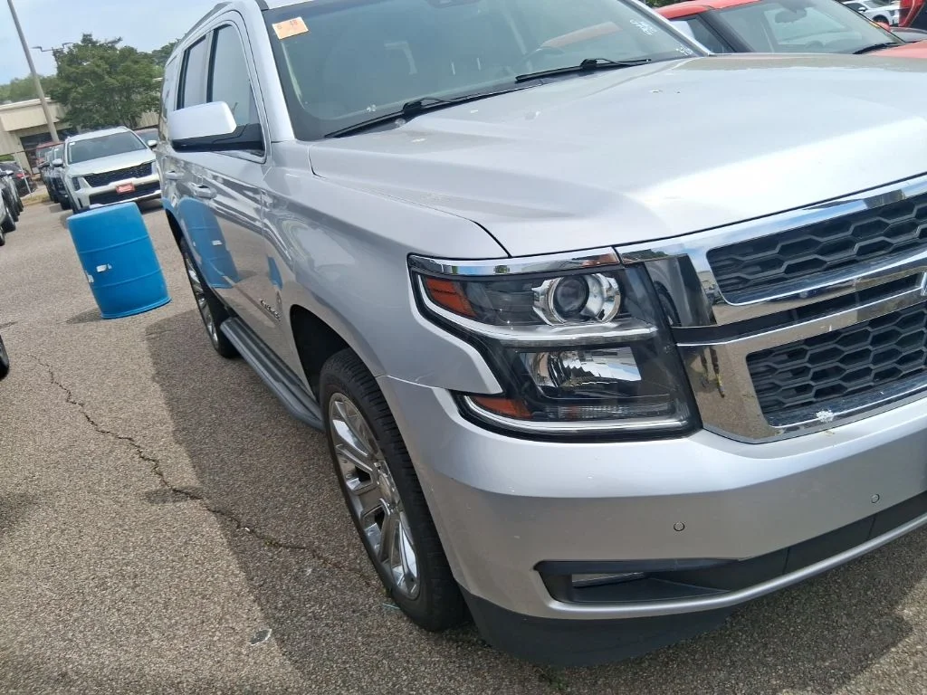 Used 2019 Silver Chevrolet LT image 4