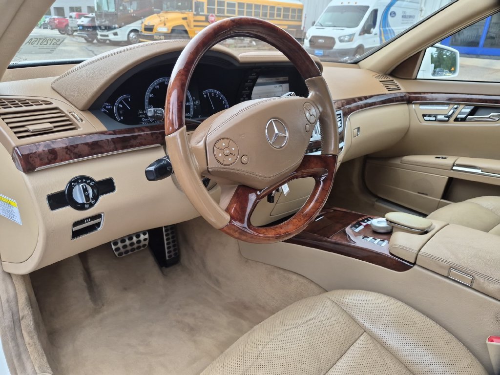 Used 2011 White Mercedes-Benz S 550 image 29