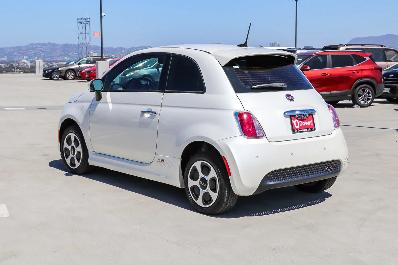 Used 2016 Bianco Perla (Pearl White Tri-Coat) FIAT  image 8