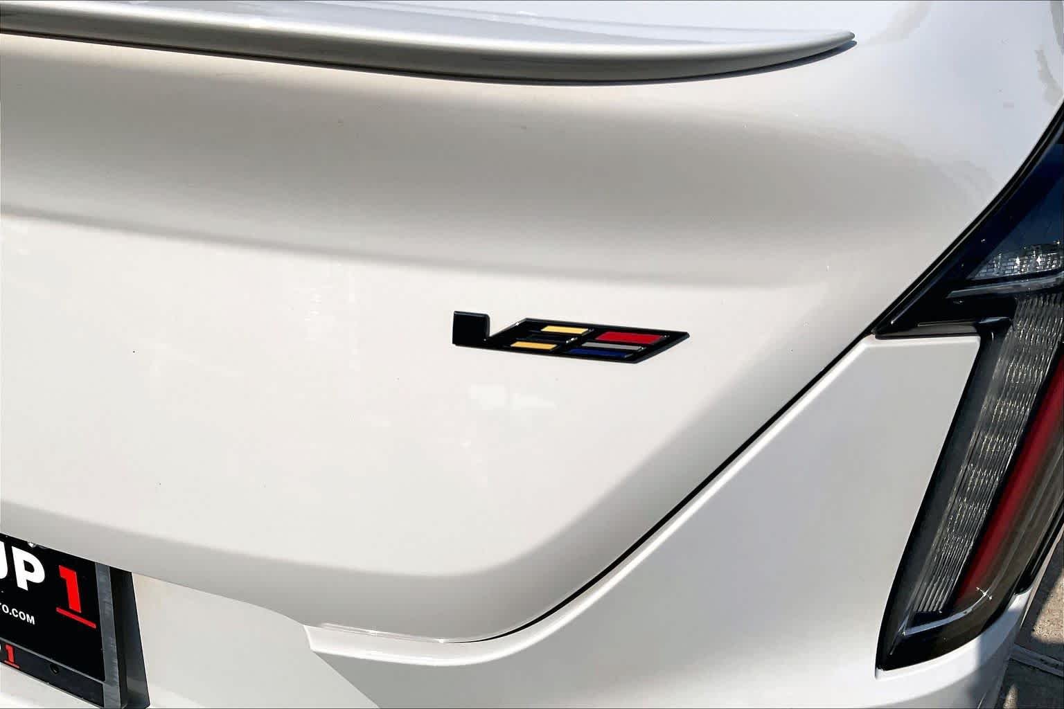 Used 2023 Rift Metallic Cadillac  image 10
