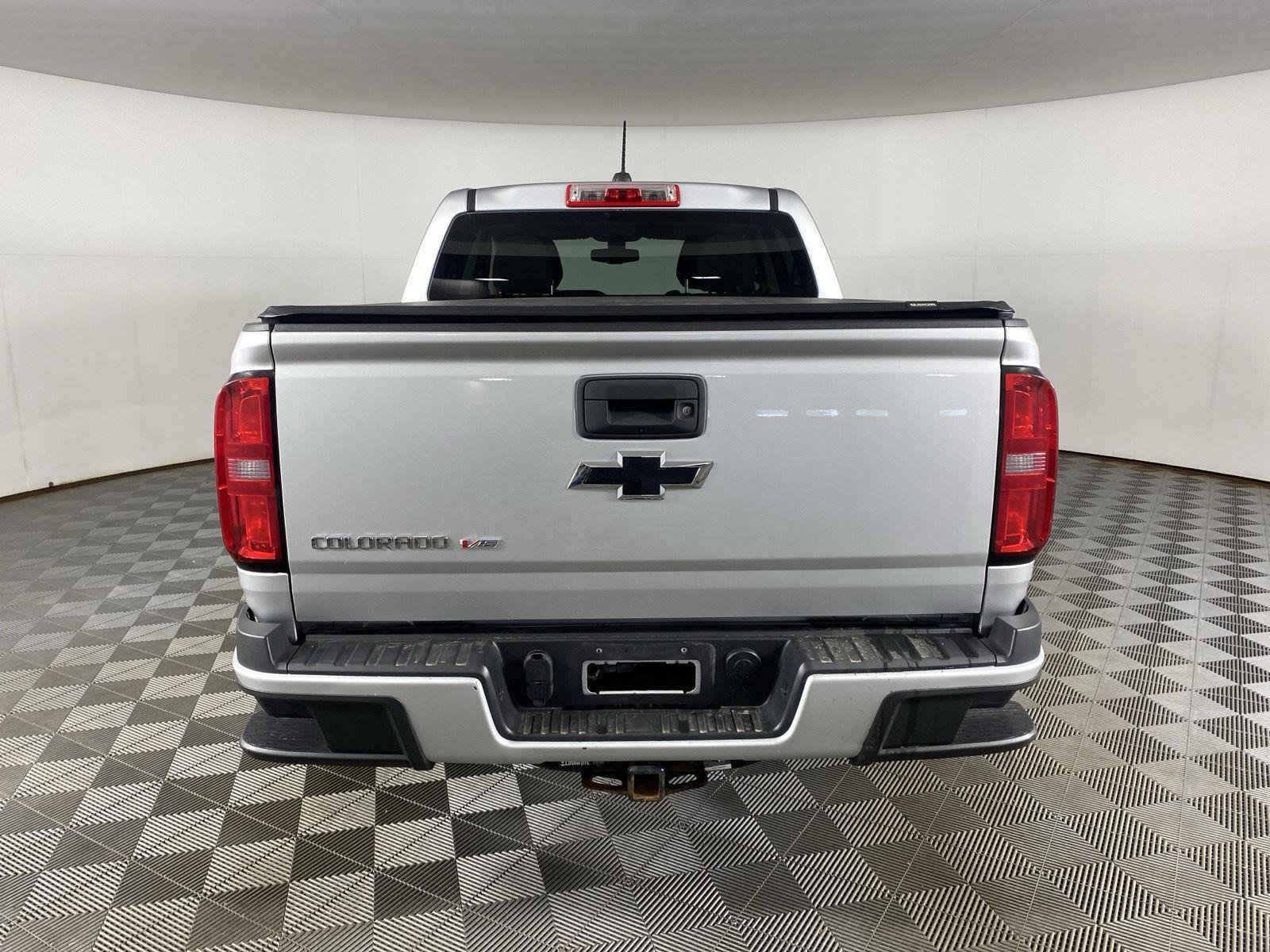 Used 2019 Silver Ice Metallic Chevrolet 4WD Work Truck image 9