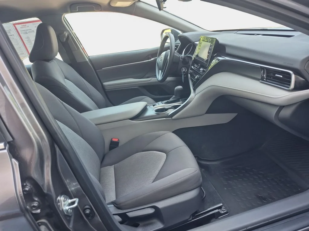 2023 Toyota Camry LE - Photo 18