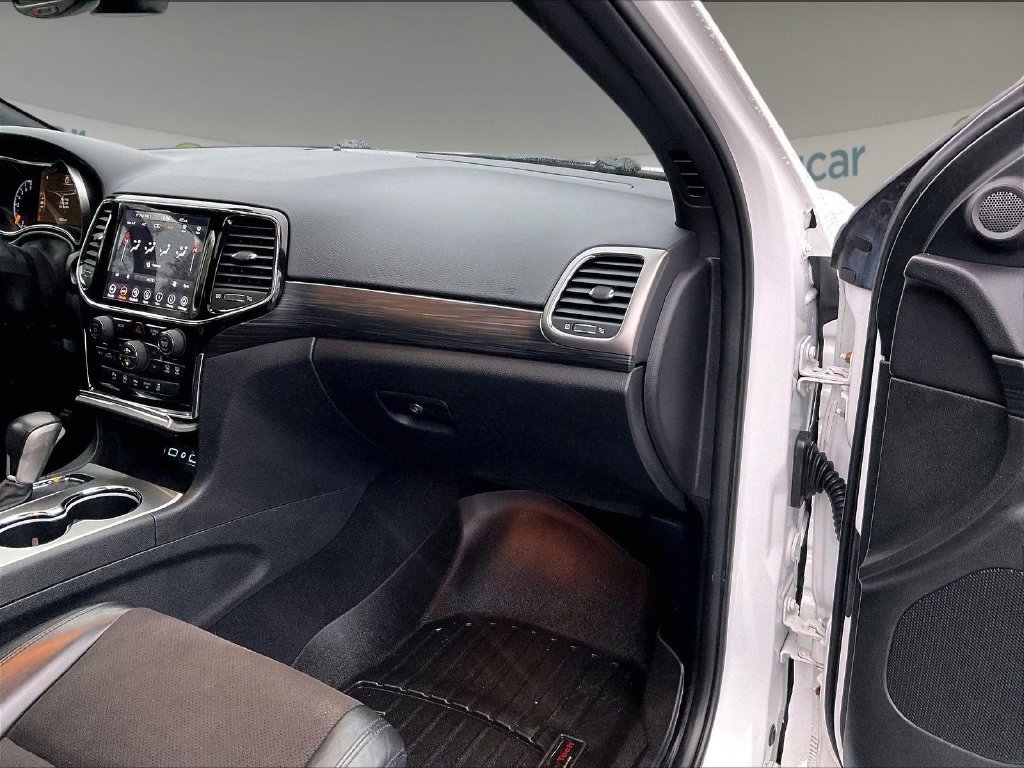 Used 2020 White Jeep Altitude image 13