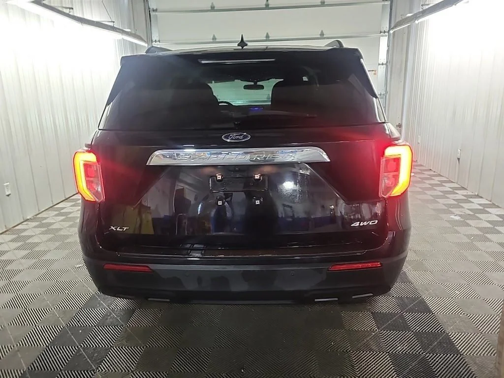 Used 2023 Black Ford XLT image 12